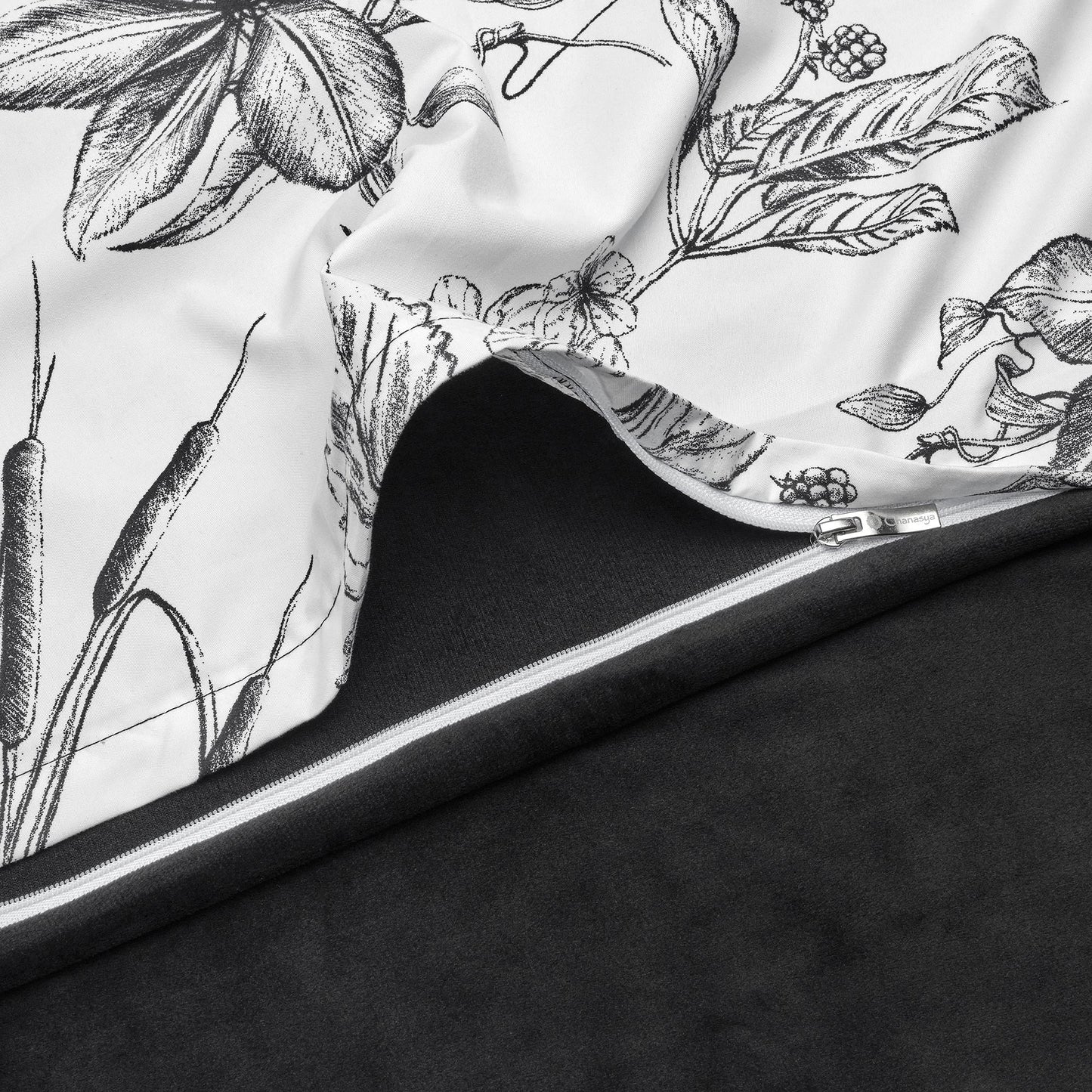 Chanasya 5-Piece Reversible Ultra Soft Brushed Microfiber Velvet Bedding Comforter Duvet Cover Set - Black White Hand Drawn Sketch Floral Botanical Print - (1 Duvet Cover & 4 Pillow Shams) - Queen Bed