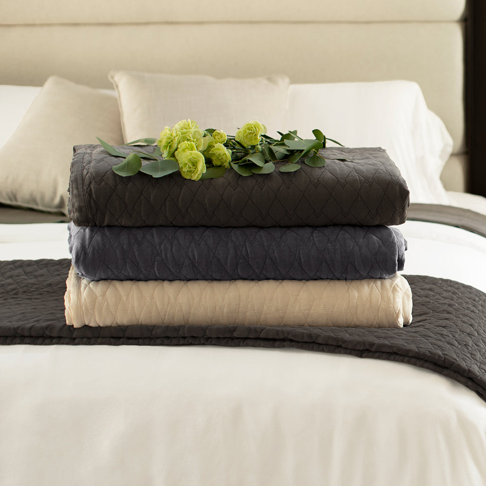 Cariloha Diamond Stitch Bamboo Quilt - Warm Blanket for Queen Bed - Blue Lagoon - Queen, 68" x 94"
