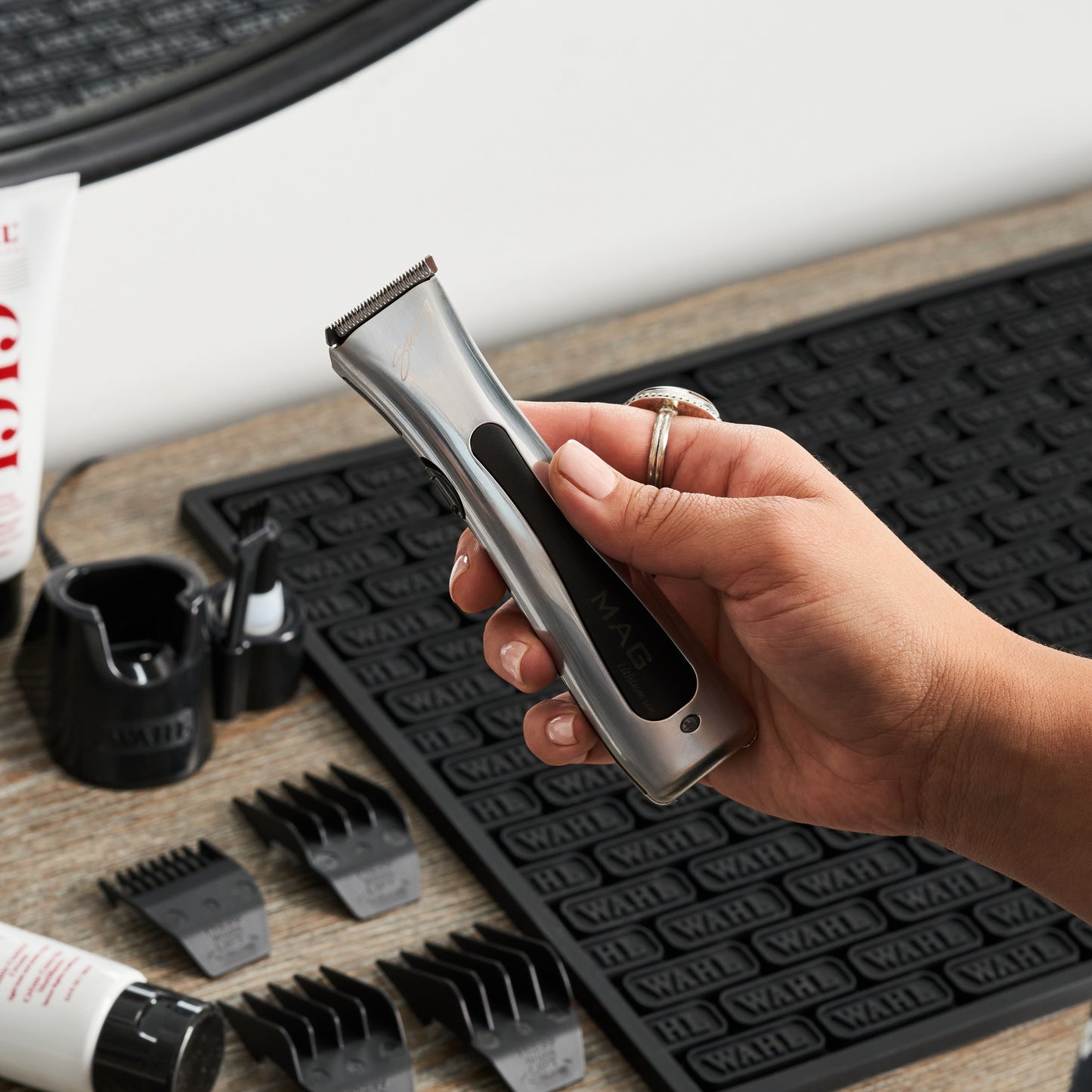 Wahl Professional - Sterling Mag Trimmer - Barber-Quality Electric Cordless Hair Trimmer with Rotary Motor and Lithium-Ion Battery, Silver
