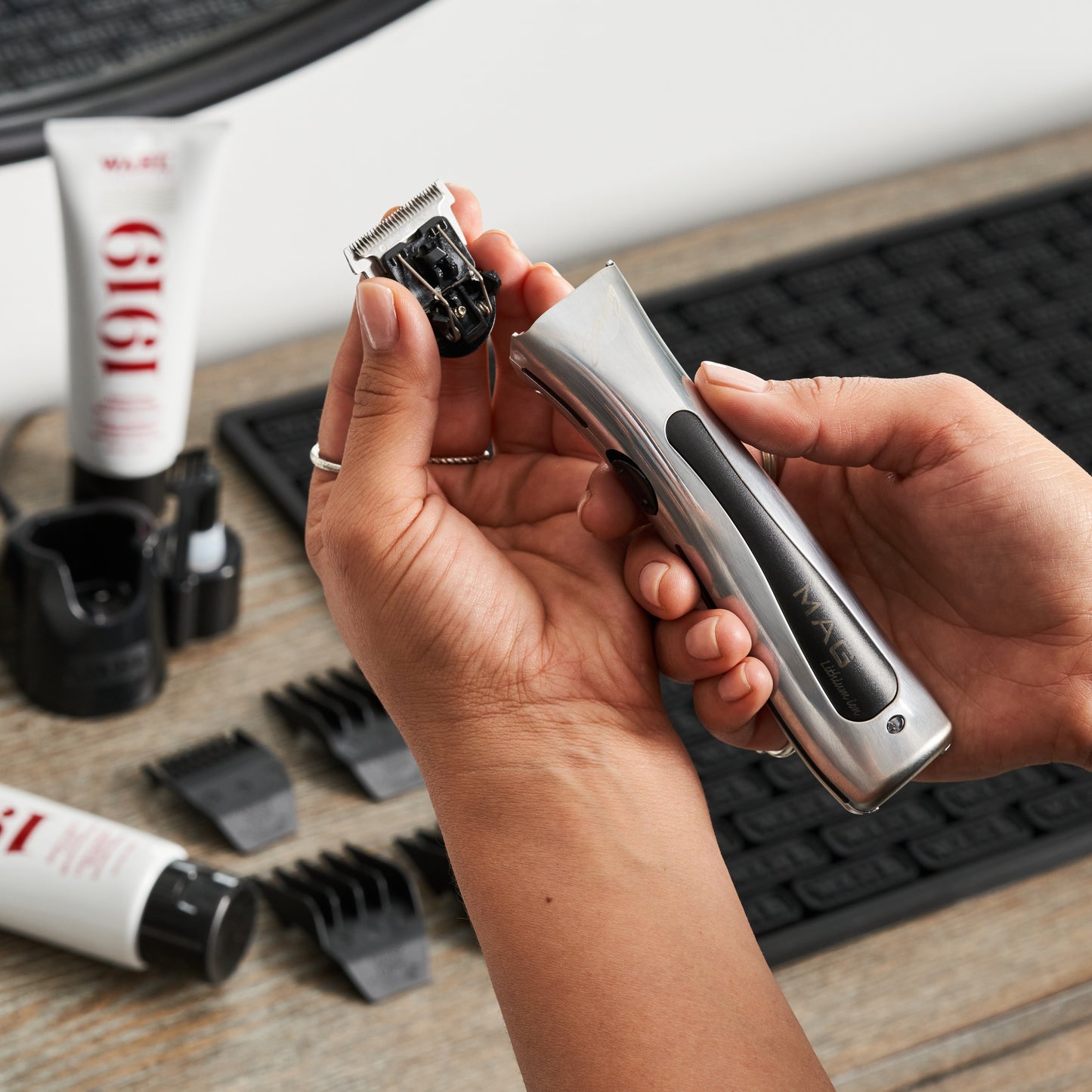 Wahl Professional - Sterling Mag Trimmer - Barber-Quality Electric Cordless Hair Trimmer with Rotary Motor and Lithium-Ion Battery, Silver