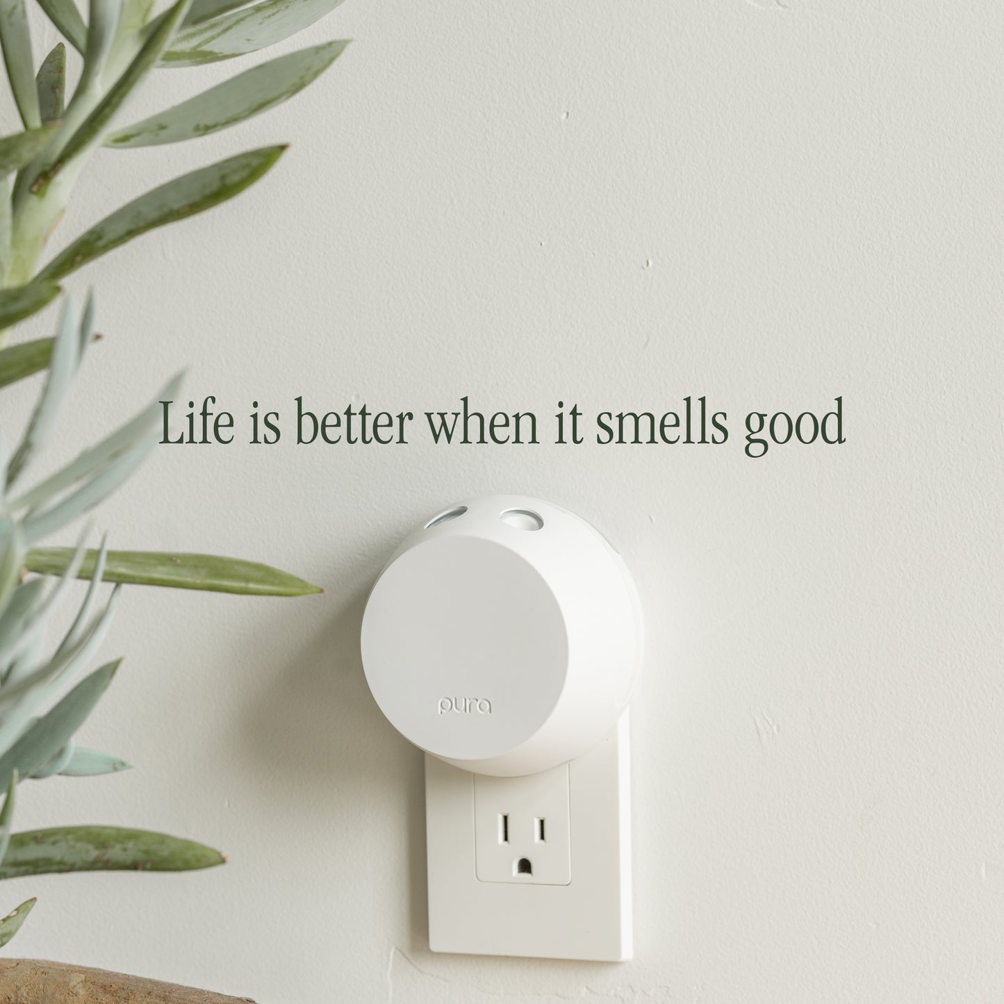 Pura and Aromatique - Fragrance for Smart Home Air Diffusers - Room Freshener - Aromatherapy Scents for Bedrooms & Living Rooms - Odor Eliminator - 2 Pack - The Smell of Christmas