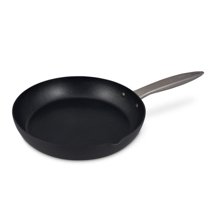 Zyliss Ultimate Pro Nonstick Frying Pan, 9.5" Hard Anodized Cookware with Pour Spout